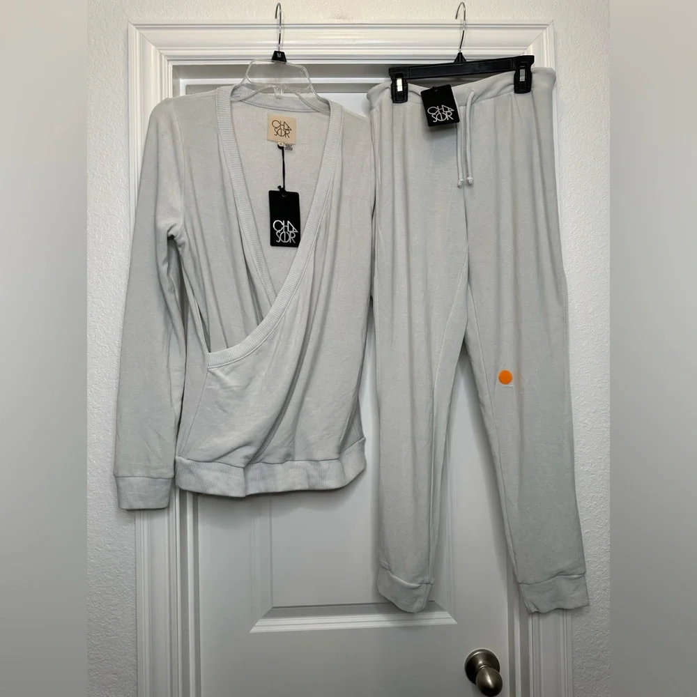 Chaser Cozy Knit‎ Open Vent Jogger set in a baby blueish gray color size medium